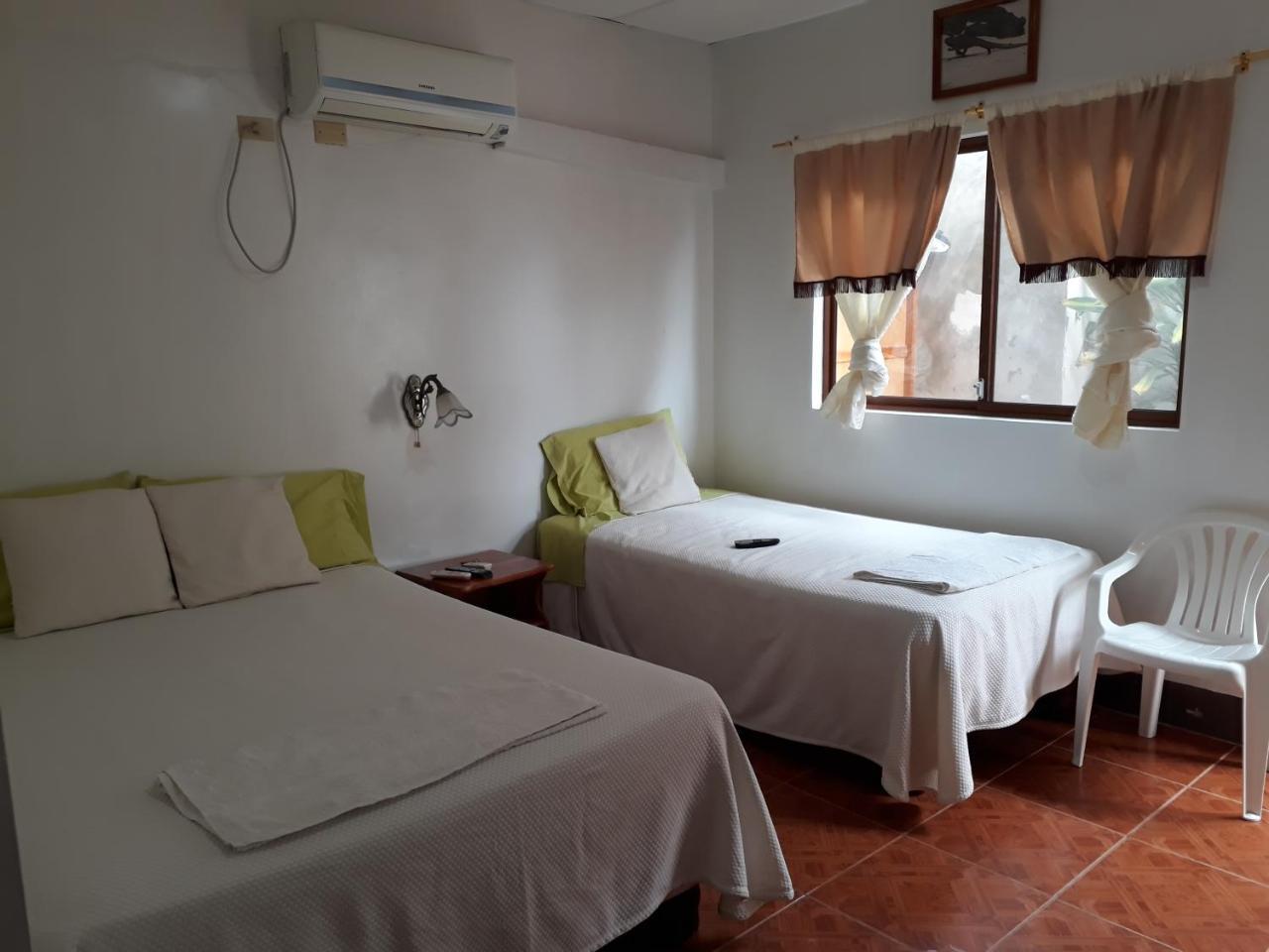 Hospedaje Mother Fanny Puerto Villamil Exterior foto